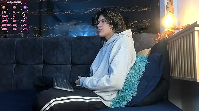 Diamond twink online show from November 5, 3:50 am