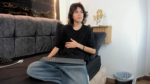 Diamond twink online show from March 20, 1:38 pm