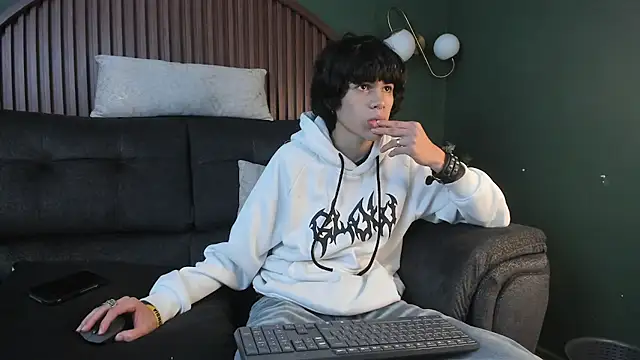 Diamond twink online show from July 4, 5:24 am