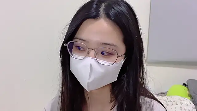 LHeart online show from October 17, 3:58 pm