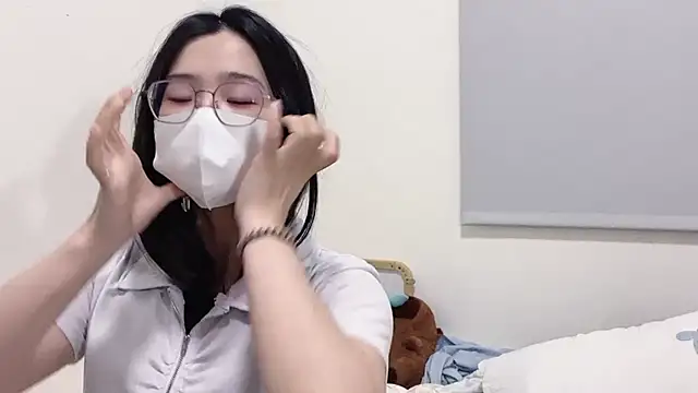 LHeart online show from December 15, 1:48 pm