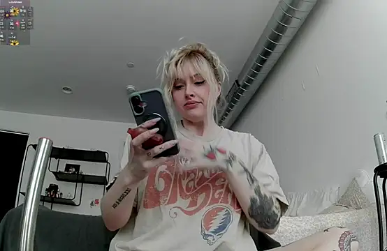 seeunexttuesday online show from March 1, 9:06 pm