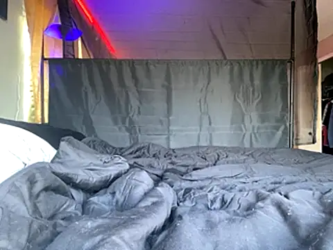 Snapshot of lilthicky352 chatting on November 5, 8:42 pm lilthicky352 online show from November 5, 8:42 pm