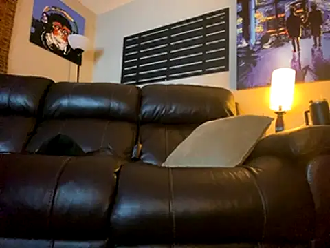 Snapshot of lilthicky352 chatting on November 6, 10:27 am lilthicky352 online show from November 6, 10:27 am