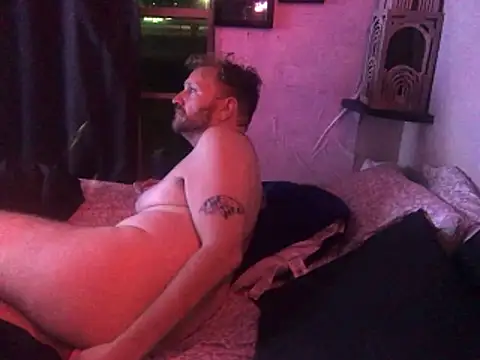 Snapshot of lilthicky352 chatting on November 15, 10:12 am lilthicky352 online show from November 15, 10:12 am