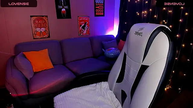 deboramoore online show from September 24, 2:59 am