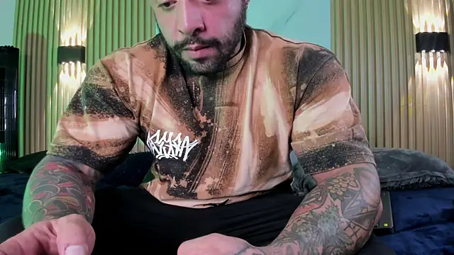 Snapshot of MISTER_VENOM chatting on December 15, 11:58 am MISTER VENOM online show from December 15, 11:58 am