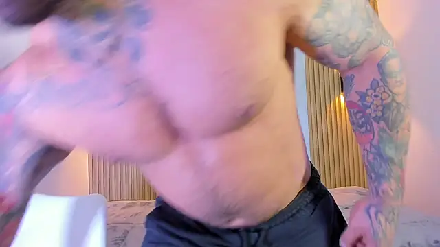 Snapshot of MISTER_VENOM chatting on December 17, 3:34 am MISTER VENOM online show from December 17, 3:34 am