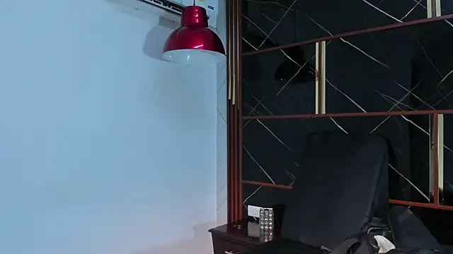 HannyThompson online show from April 14, 12:33 pm