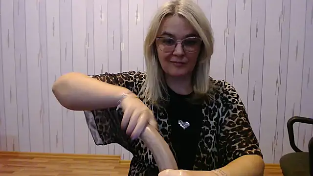 EleanoraDream online show from November 7, 5:13 pm