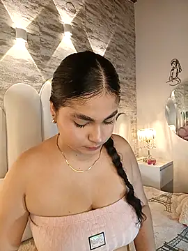 Yassy vazquez online show from April 7, 7:25 pm