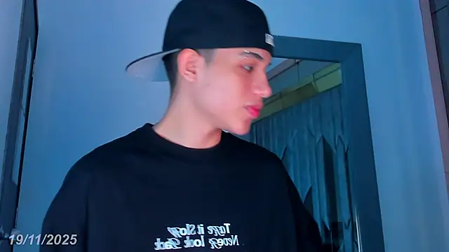 Sebax Young online show from November 19, 8:31 pm