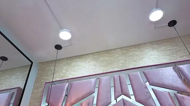 ThaliaCross online show from February 25, 8:07 pm