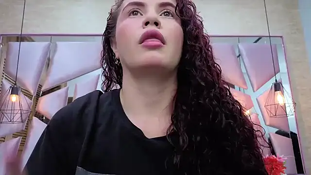 ThaliaCross online show from April 7, 7:36 pm