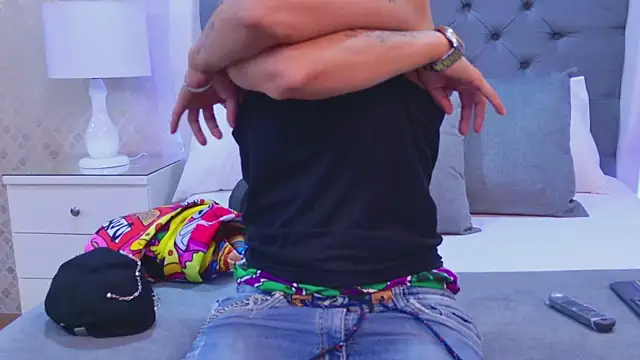 ZoeKrug online show from November 27, 8:00 pm