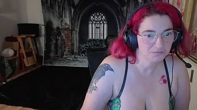 Snapshot of Einfach_Dani_offi chatting on October 30, 9:04 pm Einfach Dani offi online show from October 30, 9:04 pm