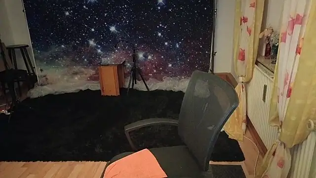 Einfach Dani offi online show from April 5, 6:05 pm