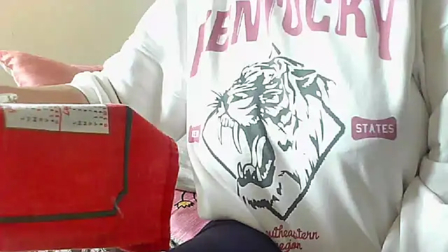 Snapshot of sexy_tettona chatting on October 29, 12:40 pm sexy tettona online show from October 29, 12:40 pm