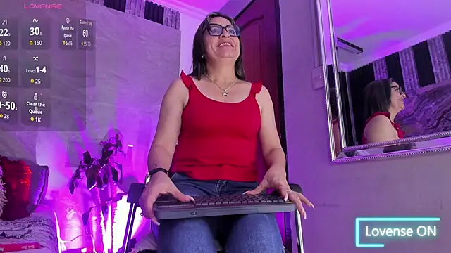 Snapshot of Agatha_Pleasure chatting on September 12, 11:54 am Agatha Pleasure online show from September 12, 11:54 am