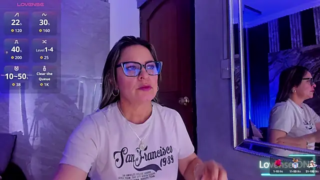 Snapshot of Agatha_Pleasure chatting on October 8, 11:30 am Agatha Pleasure online show from October 8, 11:30 am