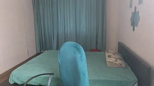 Snapshot of Laura_Gol chatting on October 13, 1:22 pm Laura Gol online show from October 13, 1:22 pm