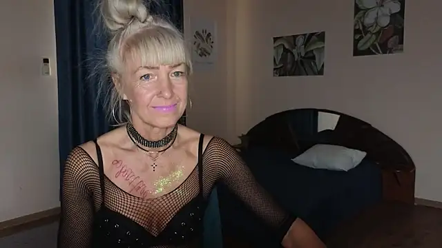 Laura Gol online show from November 3, 12:39 pm