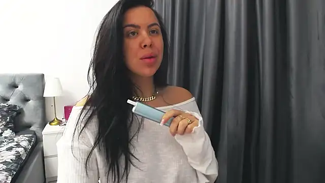 Snapshot of Casiana_ chatting on February 9, 7:23 am Casiana online show from February 9, 7:23 am