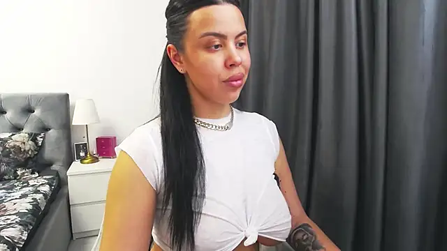 Snapshot of Casiana_ chatting on February 10, 8:35 pm Casiana online show from February 10, 8:35 pm