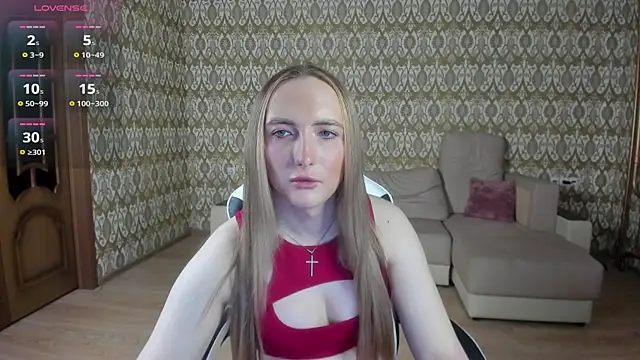 Snapshot of Vi_Luxy chatting on May 1, 1:54 am Vi Luxy online show from May 1, 1:54 am