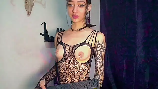 DakariaHills  online show from April 8, 6:35 am