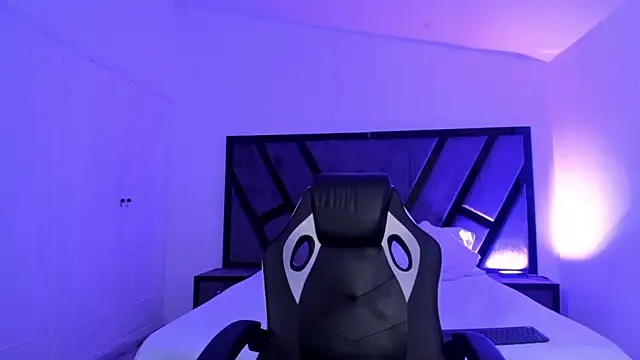 Snapshot of MarilynDupont chatting on September 13, 4:01 am MarilynDupont online show from September 13, 4:01 am