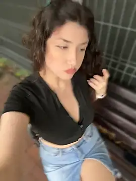 ScarletBloom  online show from July 22, 4:10 pm