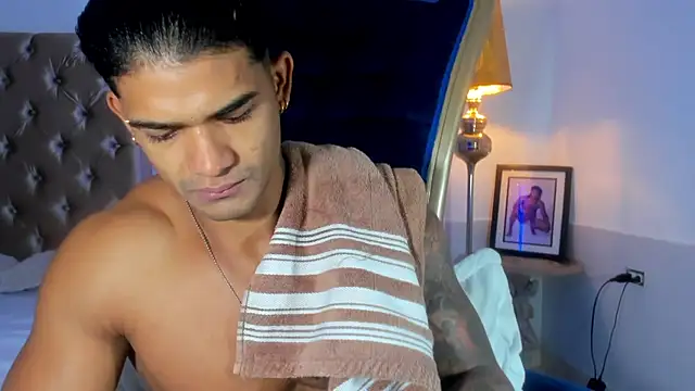 Snapshot of antonio__444 chatting on October 2, 10:11 am antonio 444 online show from October 2, 10:11 am