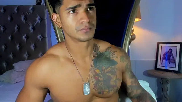 Snapshot of antonio__444 chatting on October 3, 10:56 am antonio 444 online show from October 3, 10:56 am