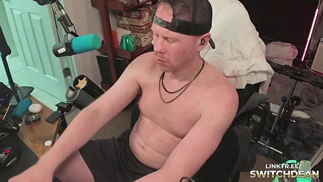 Snapshot of twunkdean chatting on December 20, 2:46 pm twunkdean online show from December 20, 2:46 pm