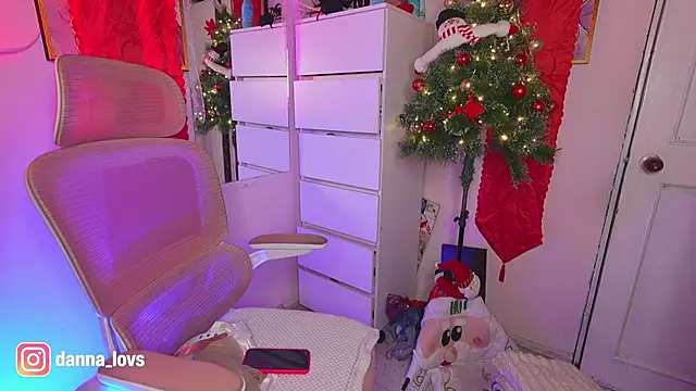 Dannaa Lovs online show from November 29, 6:11 pm