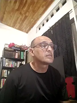 Snapshot of jorge406 chatting on April 28, 11:32 pm jorge406 online show from April 28, 11:32 pm