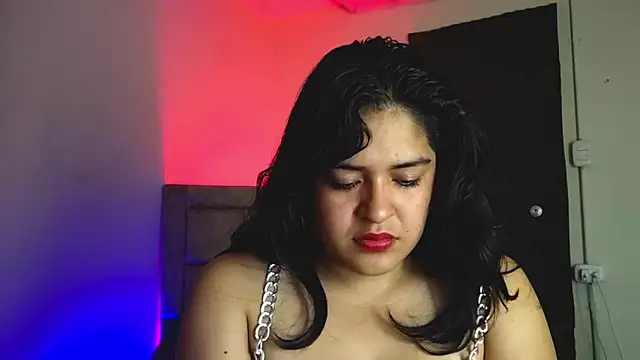 Snapshot of EmilyNoir1 chatting on September 17, 10:00 pm EmilyNoir1 online show from September 17, 10:00 pm