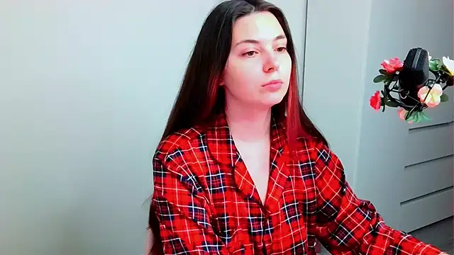 peachyness online show from December 19, 3:30 pm