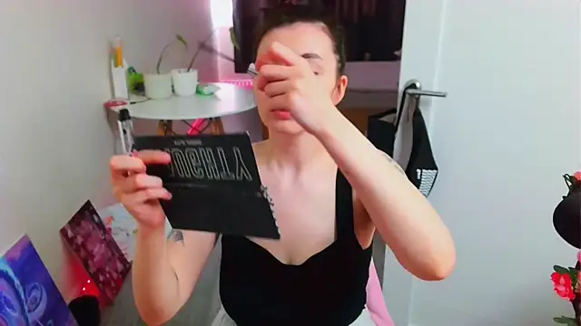 peachyness online show from July 11, 12:30 pm