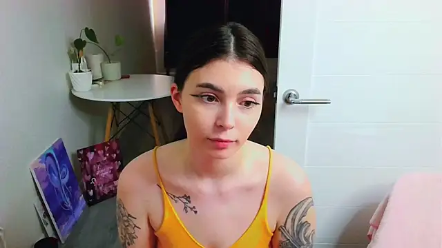 peachyness online show from August 5, 4:32 pm