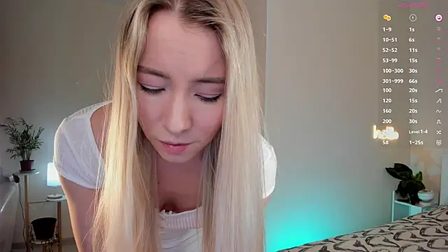 Snapshot of DanaCandy chatting on November 27, 10:34 pm DanaCandy online show from November 27, 10:34 pm