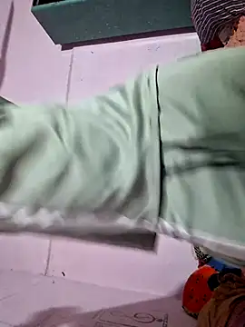 Snapshot of Cuteboy_here chatting on October 17, 3:10 am Cuteboy here online show from October 17, 3:10 am