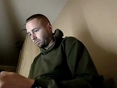 Vladyslav30 online show from November 25, 2:44 am