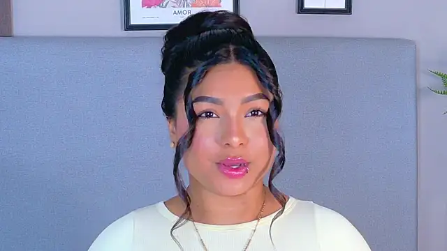Snapshot of LanaRozz chatting on May 4, 7:32 pm LanaRozz online show from May 4, 7:32 pm