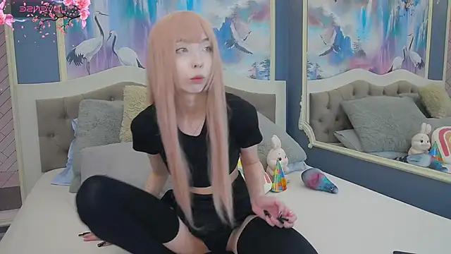 Evelyn Neal online show from December 4, 3:32 pm