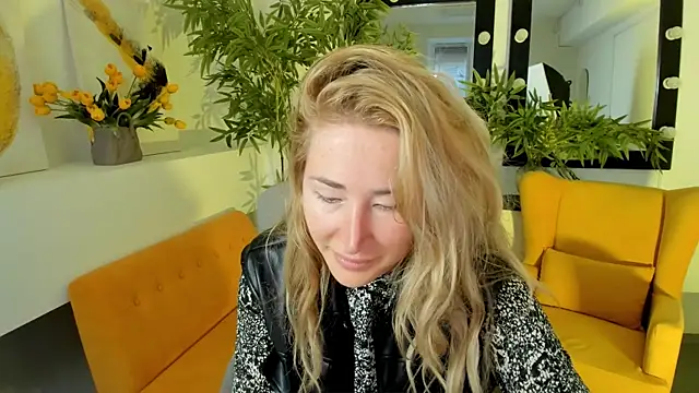 AstraMonroe online show from September 26, 5:11 am