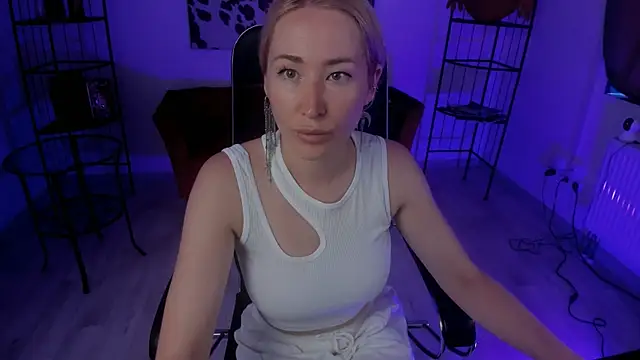 AstraMonroe online show from July 12, 7:54 am