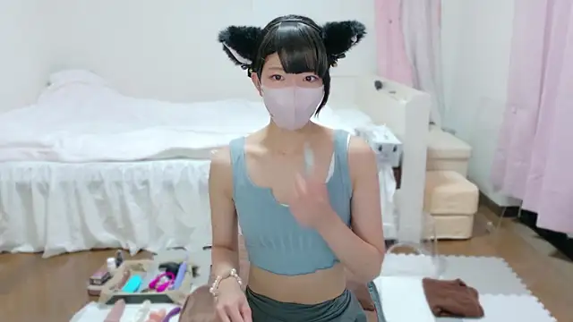 Snapshot of clara_6x9 chatting on October 7, 2:25 pm clara 6x9 online show from October 7, 2:25 pm