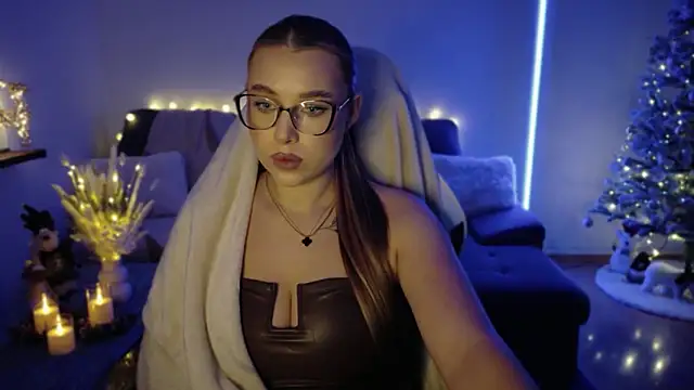 Emma candyyy online show from November 24, 11:32 am